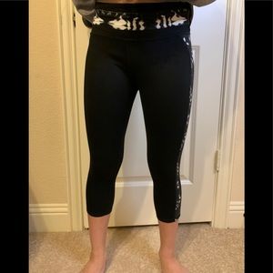 Fabletics 3/4 Yoga Pants